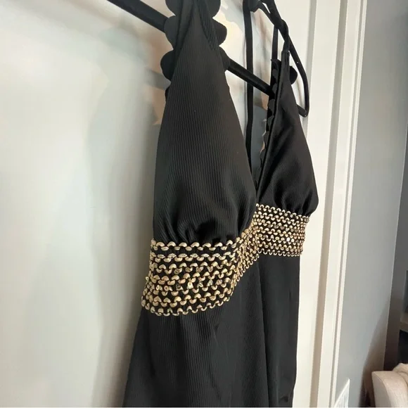 Gold Contrast-Stitching Scalloped Halter One Piece Swimsuit - Picture 6 of 14